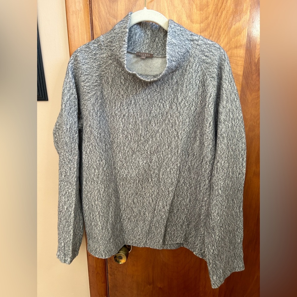 Lila p collection sweater with zippers on side